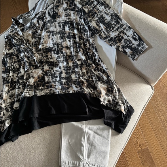 JJill Abstract Flaired top with tan chino pant “BUNDLE” - Picture 2 of 11